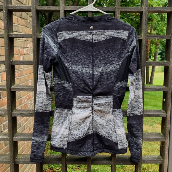 lululemon longleeve gray/black top - Picture 2 of 6